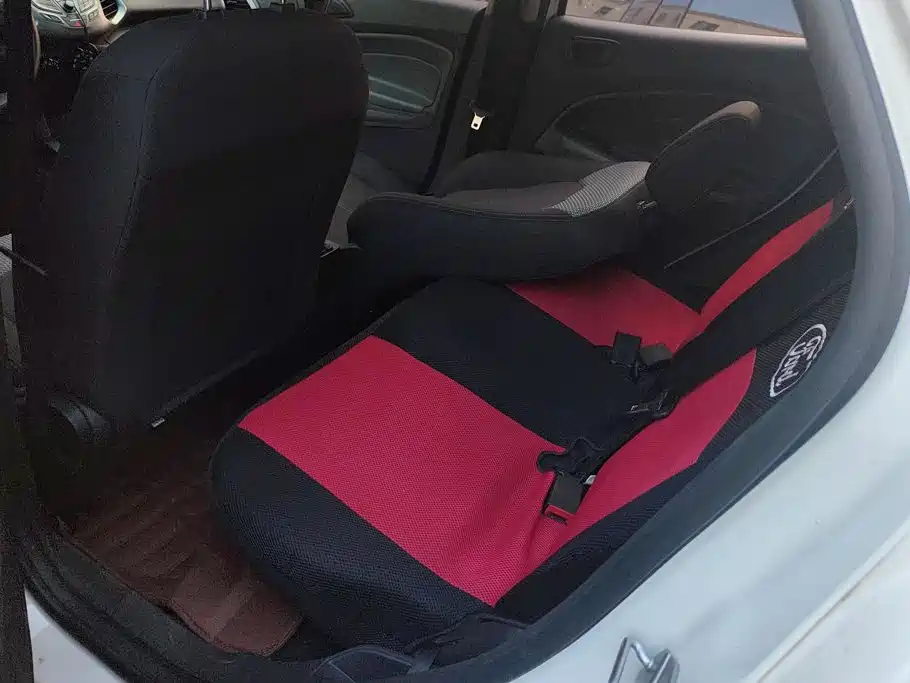 Ford EcoSport 2015 — фото 11