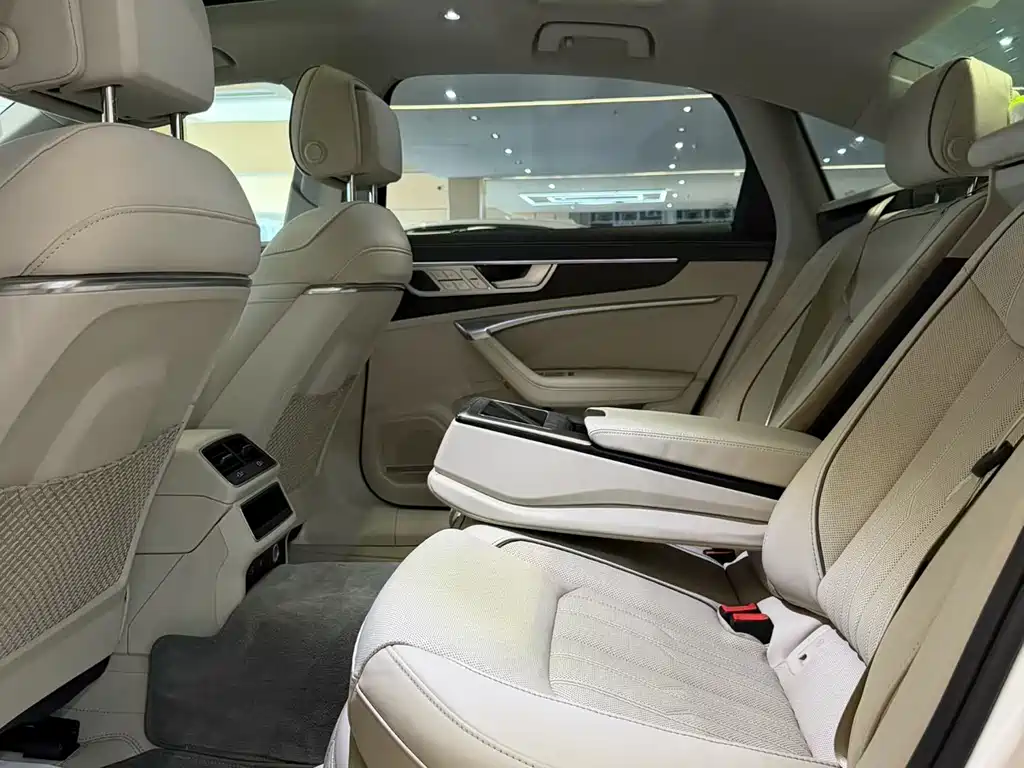 Audi A6L 2022
