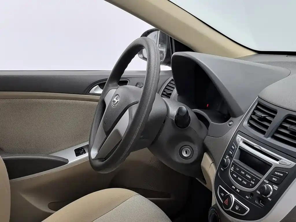 Hyundai Accent 2013 — фото 22