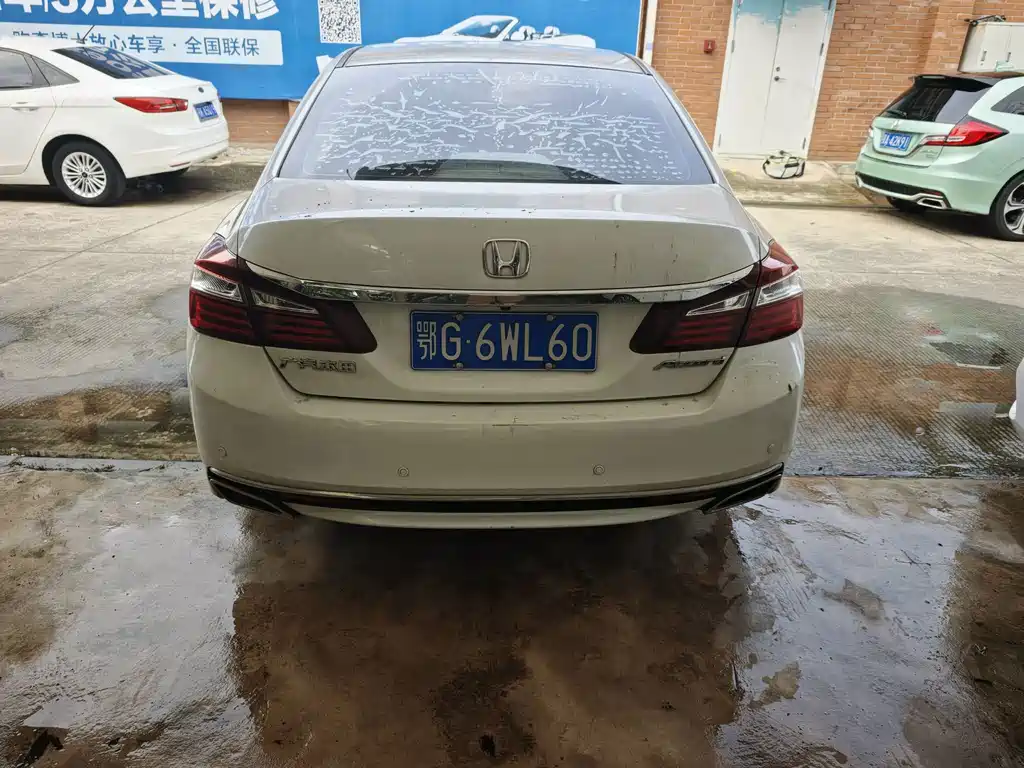 Honda Accord 2017 — фото 11