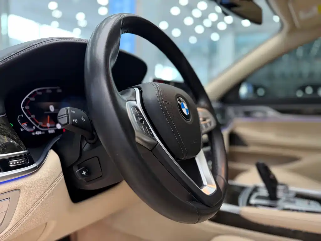 BMW 7 Series 2021 — фото 16