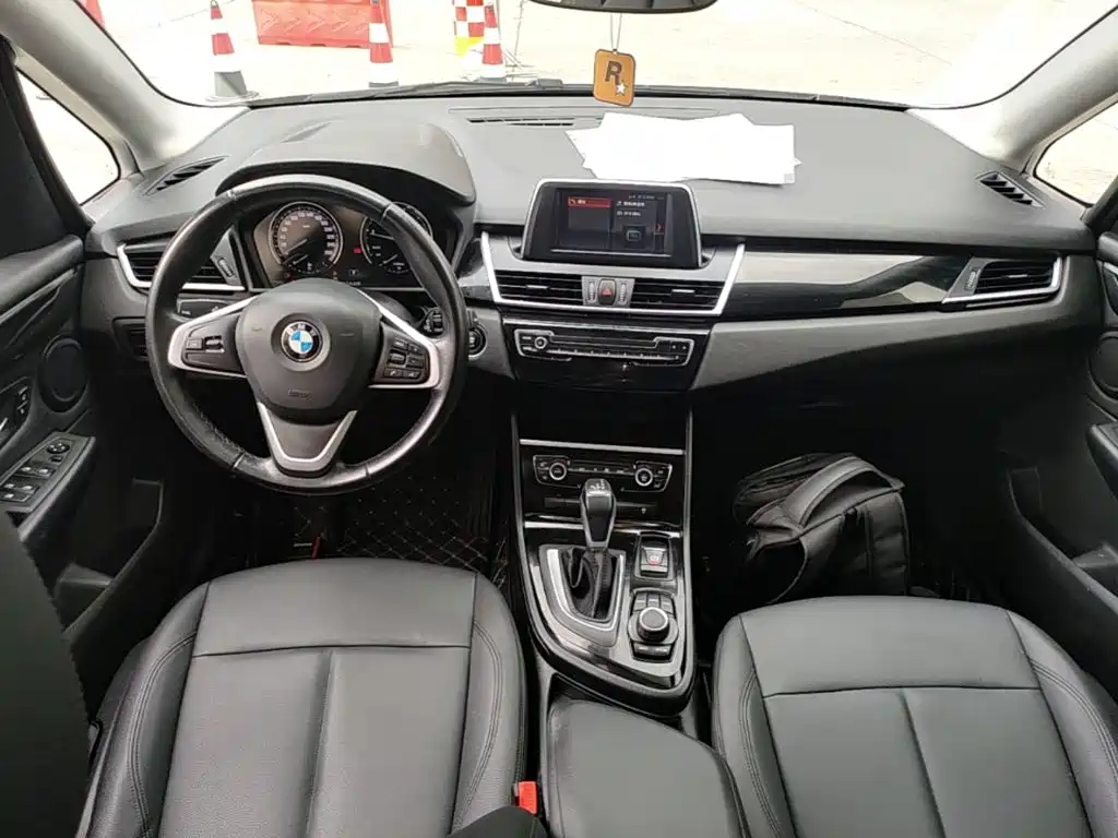 BMW 2 Series Station Wagon 2019 — фото 10