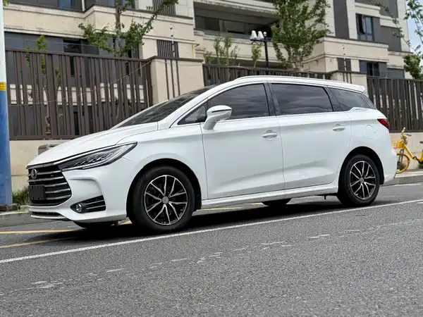 BYD Song MAX 2017