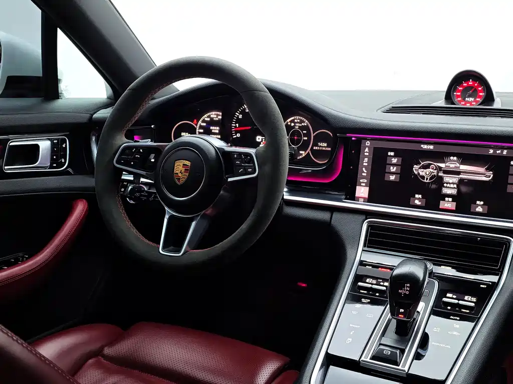 Porsche Panamera 2019 — фото 20