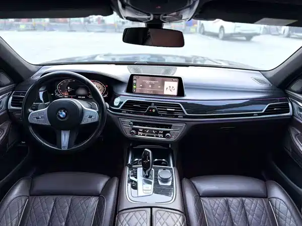 BMW 7 Series 2021