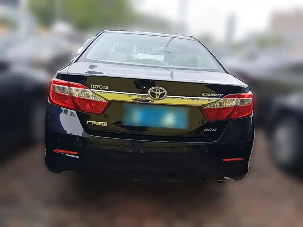 Toyota Camry 2014 — фото 10