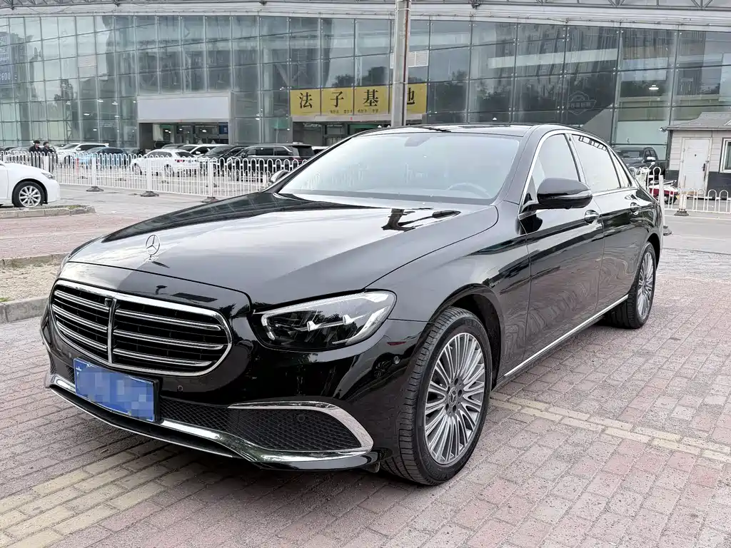Mercedes-Benz E-Class 2023 — фото 1