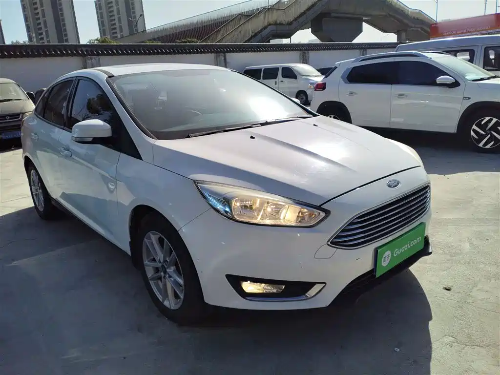 Ford Focus 2015 — фото 4