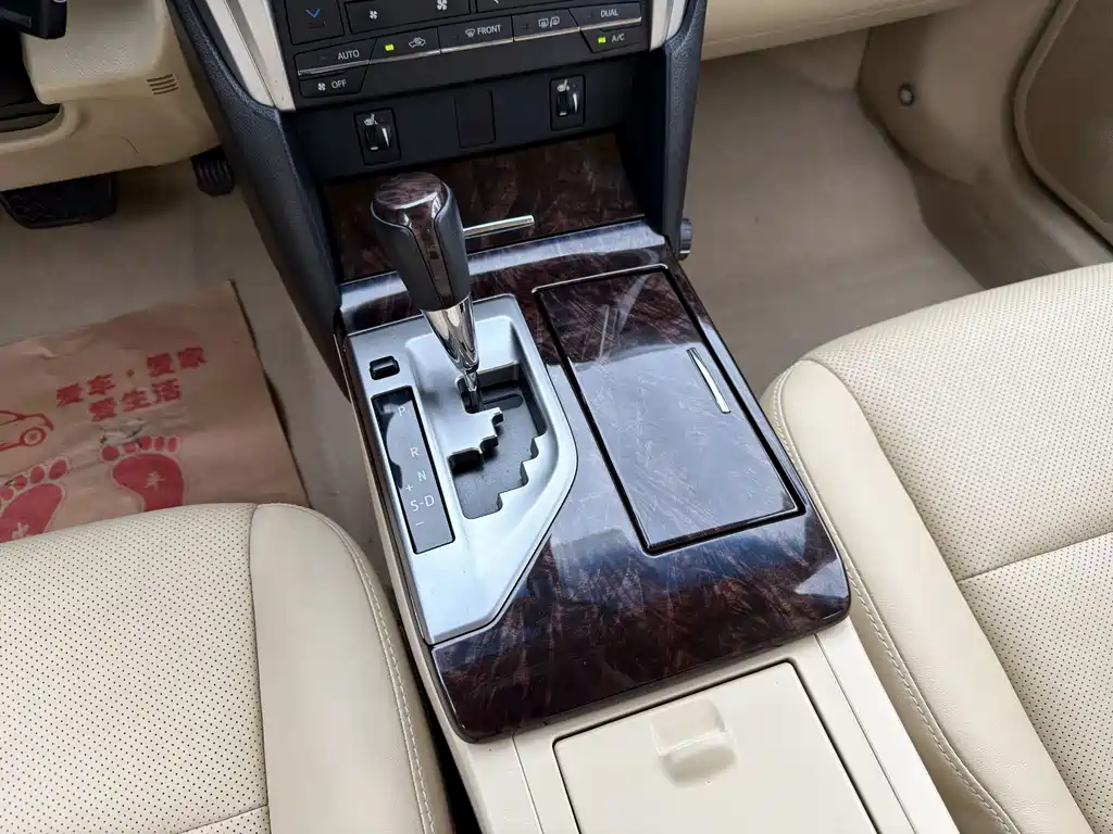 Toyota Camry 2016 — фото 11
