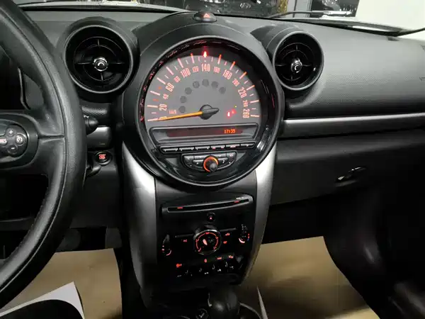 MINI Countryman 2014