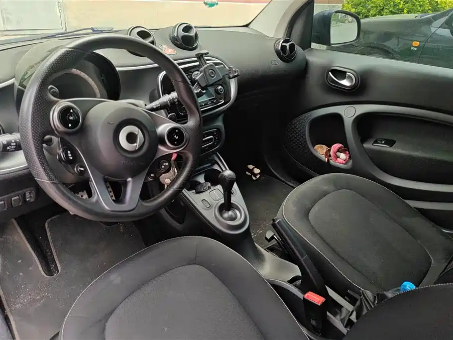smart Fortwo 2018 — фото 12