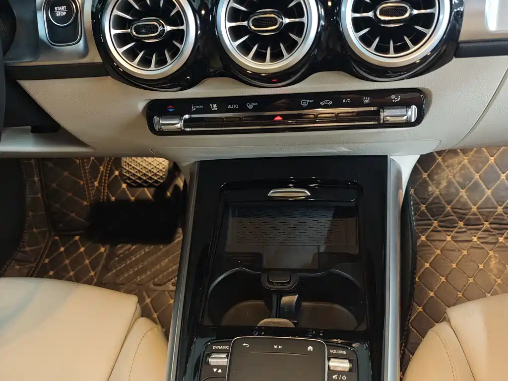 Mercedes-Benz EQB 2023 — фото 12