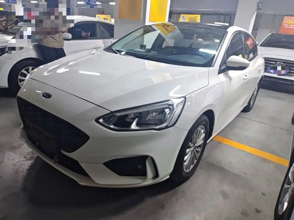 Ford Focus 2020 — фото 1