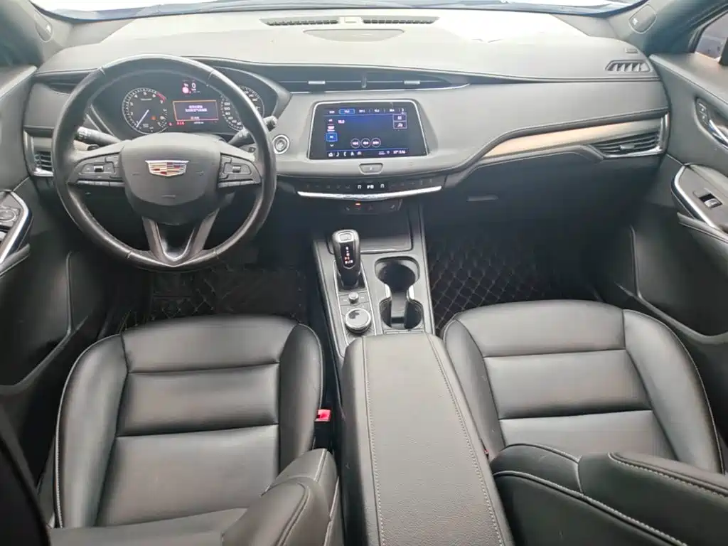 Cadillac XT4 2019 — фото 16