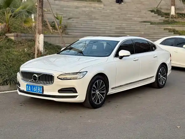 Volvo S90 2023