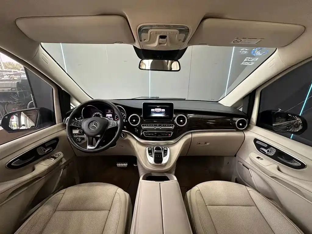 Mercedes-Benz V-Class 2017 — фото 9