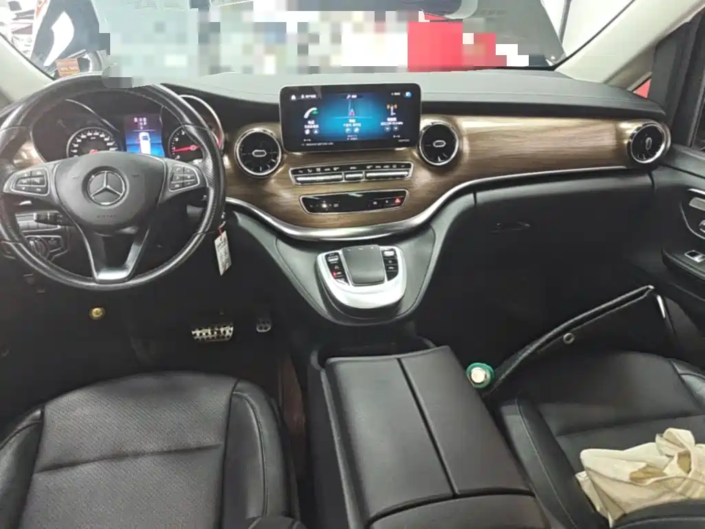Mercedes-Benz V-Class 2022 — фото 10