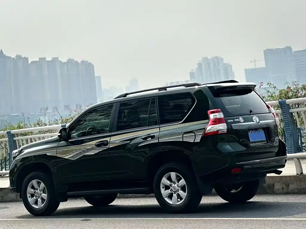 Toyota Prado 2017 — фото 6