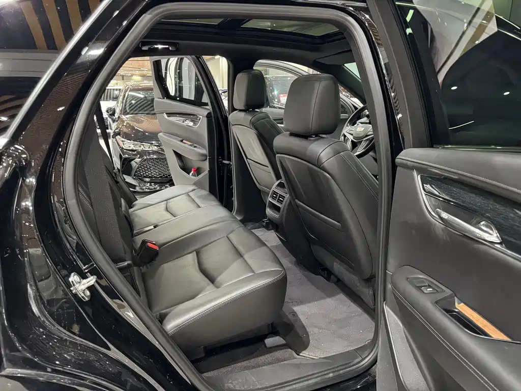 Cadillac XT5 2022 — фото 12