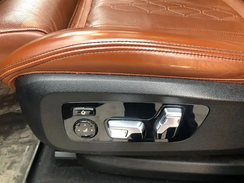 BMW X7 2021 — фото 10