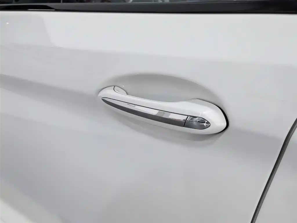 BMW 5 Series 2019 — фото 18