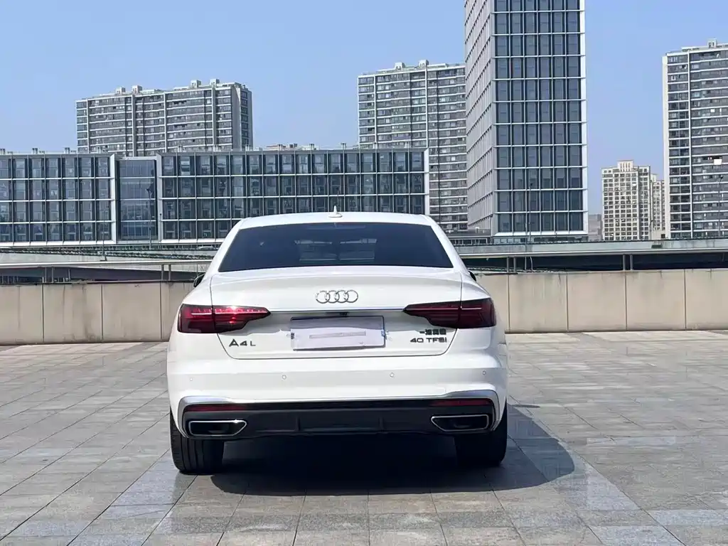 Audi A4L 2023 — фото 26