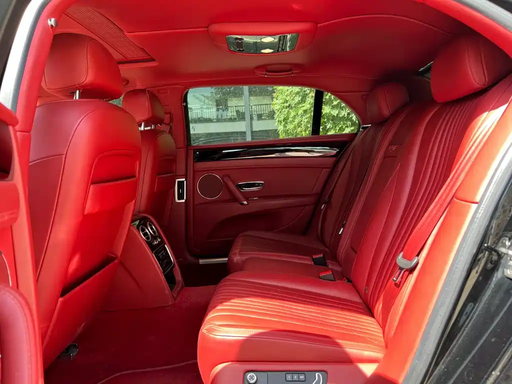 Bentley Flying Spur 2020 — фото 11