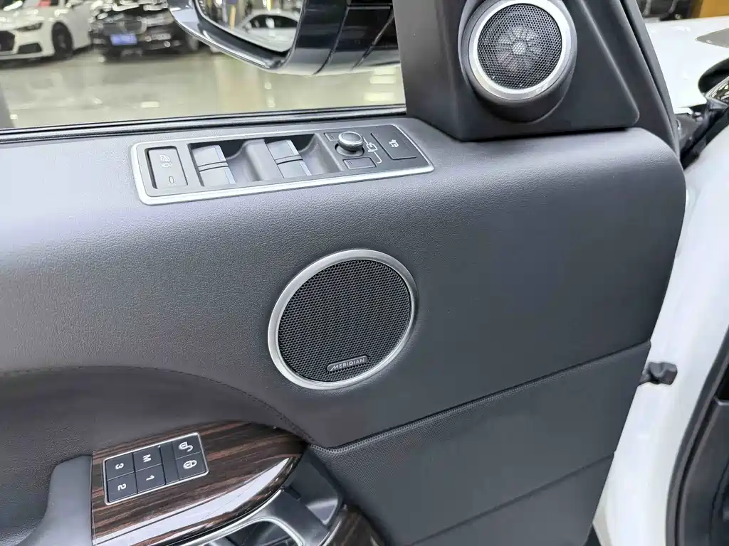 Land Rover Range Rover 2017 — фото 16