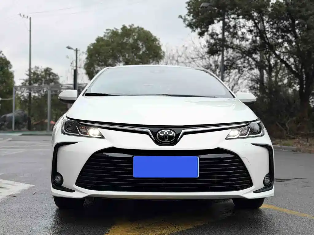 Toyota Corolla 2021 — фото 2