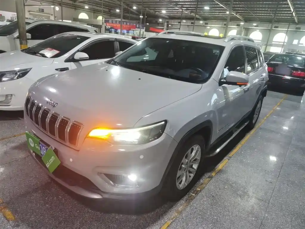 Jeep Cherokee 2021 — фото 1