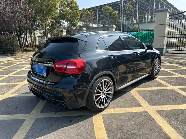 Mercedes-Benz GLA AMG 2015
