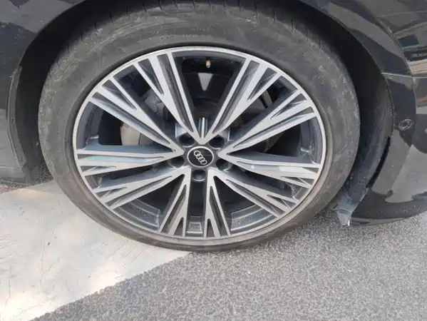Audi A6L 2022