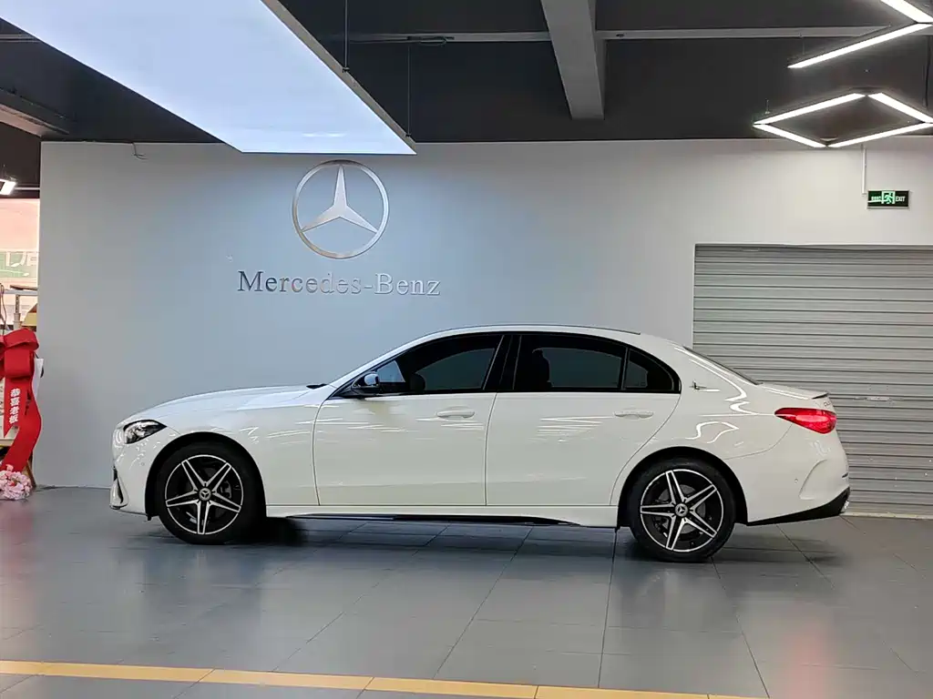 Mercedes-Benz C-Class 2023