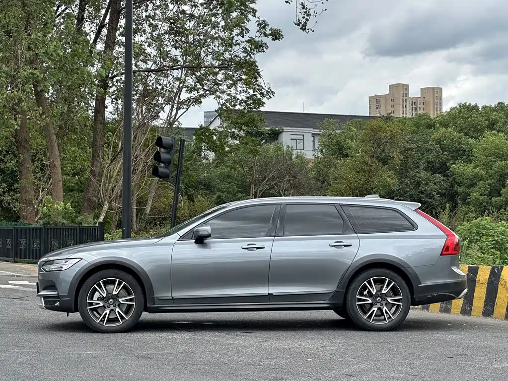 Volvo V90 2020 — фото 4