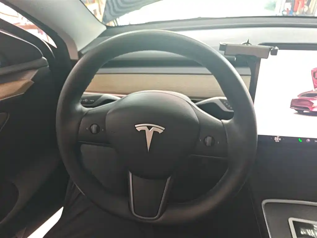 Tesla Model Y 2022 — фото 11