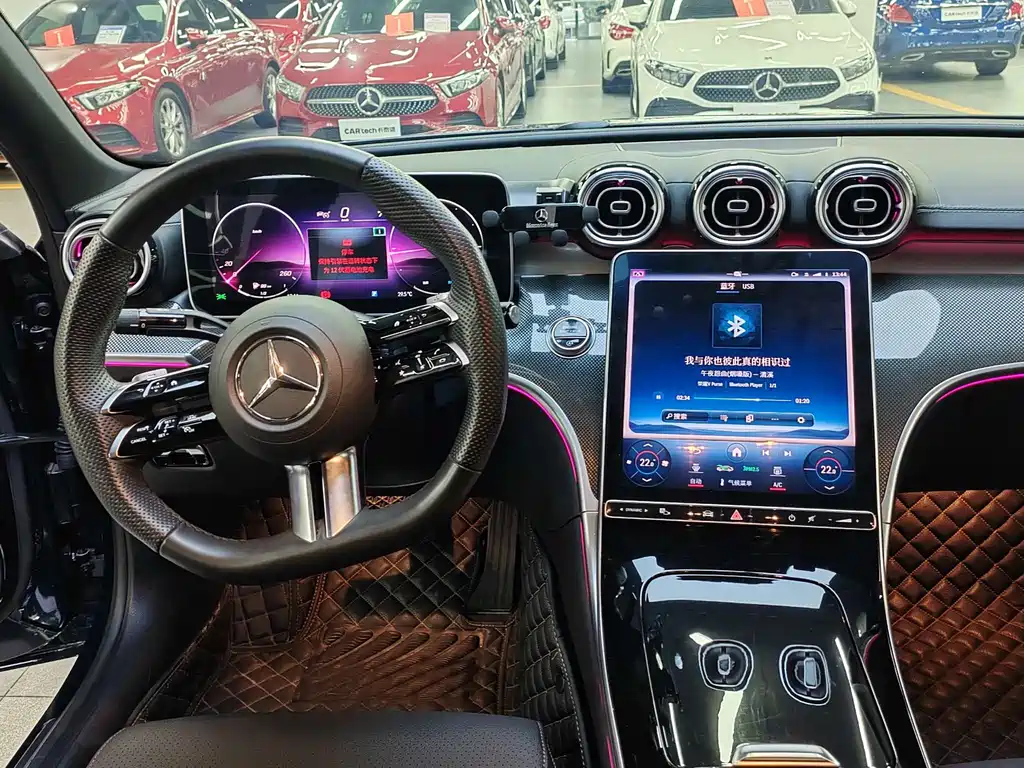 Mercedes-Benz C-Class 2023 — фото 12