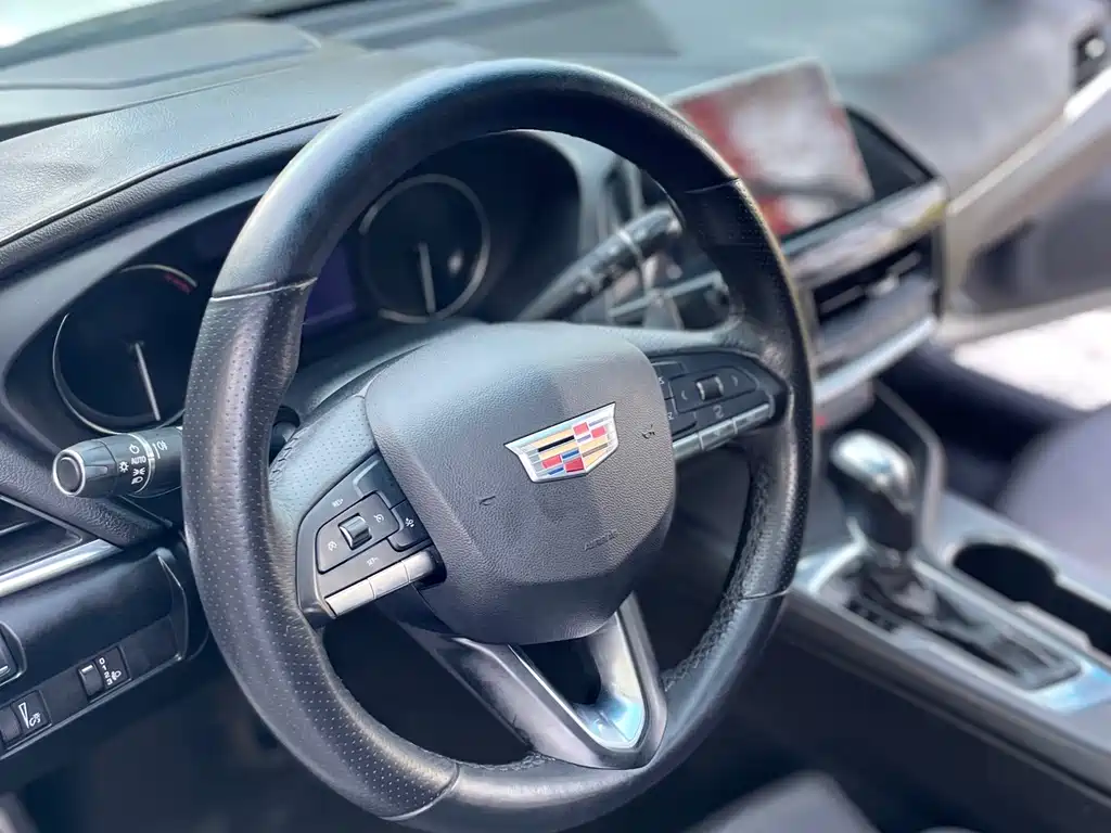 Cadillac CT4 2021 — фото 25