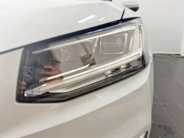 Audi Q2L E-Tron 2021