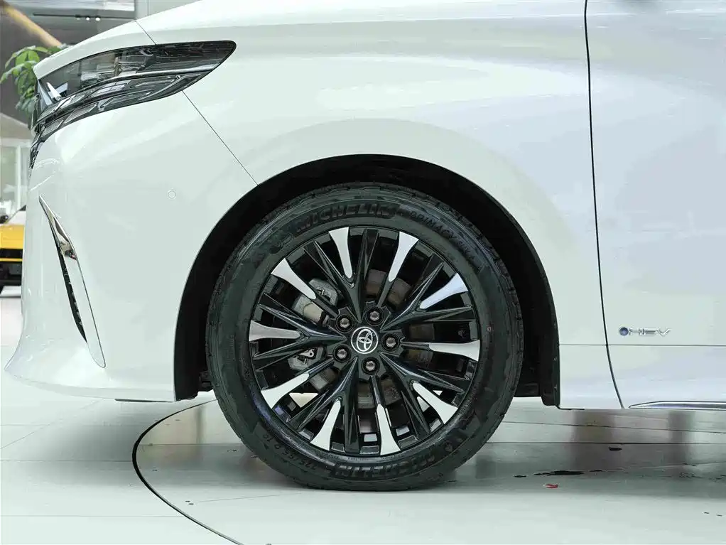 Toyota Alphard 2024 — фото 23