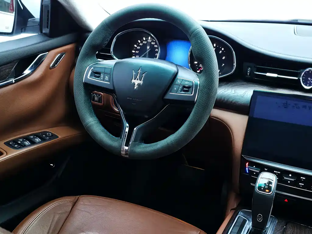 Maserati Quattroporte 2014 — фото 17