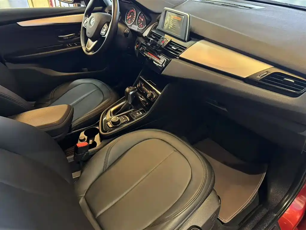 BMW 2 Series Active Tourer 2015 — фото 13