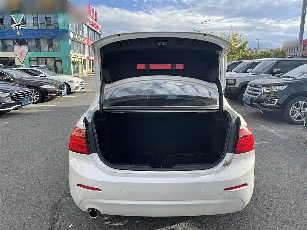 BMW 1 Series 2019 — фото 13