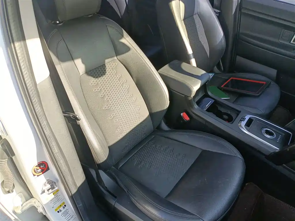 Land Rover Discovery Sport 2019 — фото 25