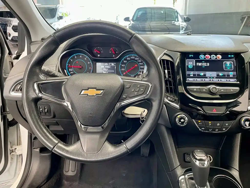 Chevrolet Cruze 2018 — фото 12