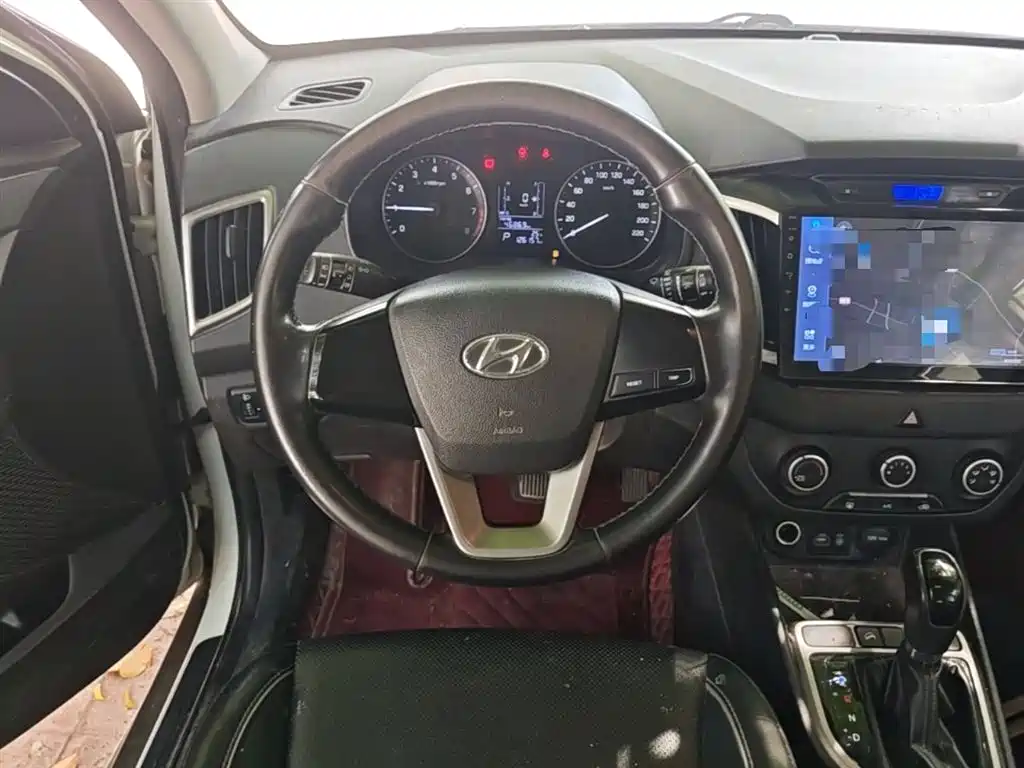 Hyundai ix25 2017 — фото 3