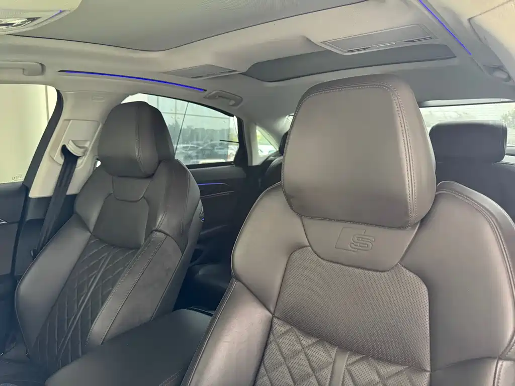 Audi A8 2022
