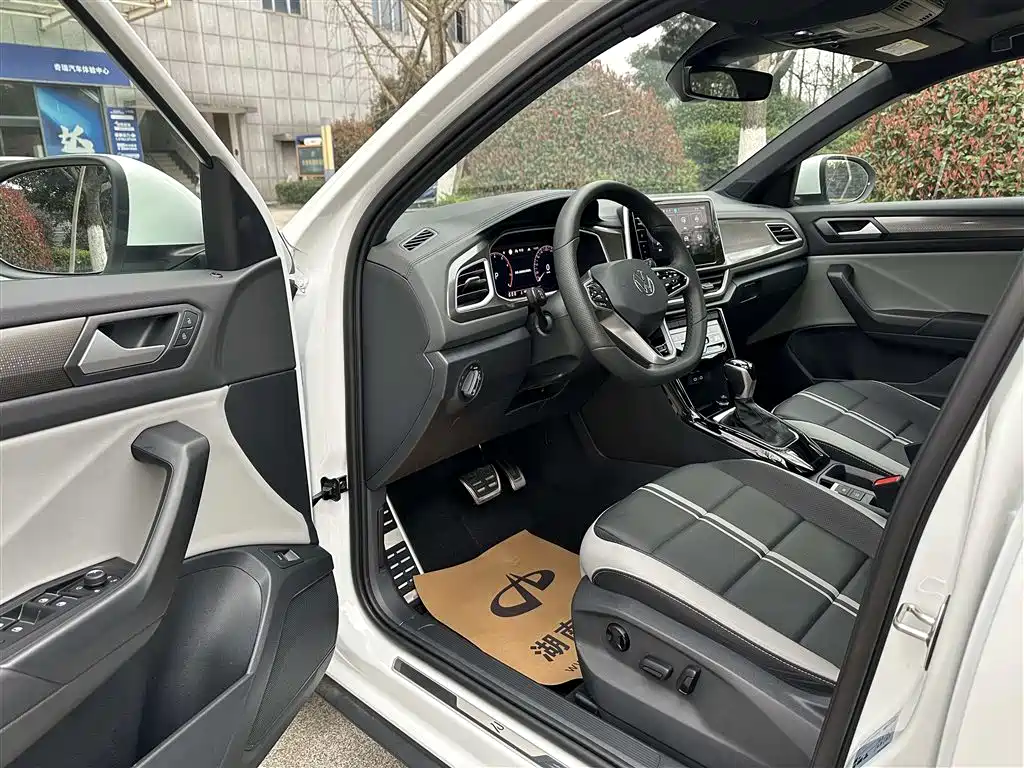 Volkswagen T-Roc 2025 — фото 4