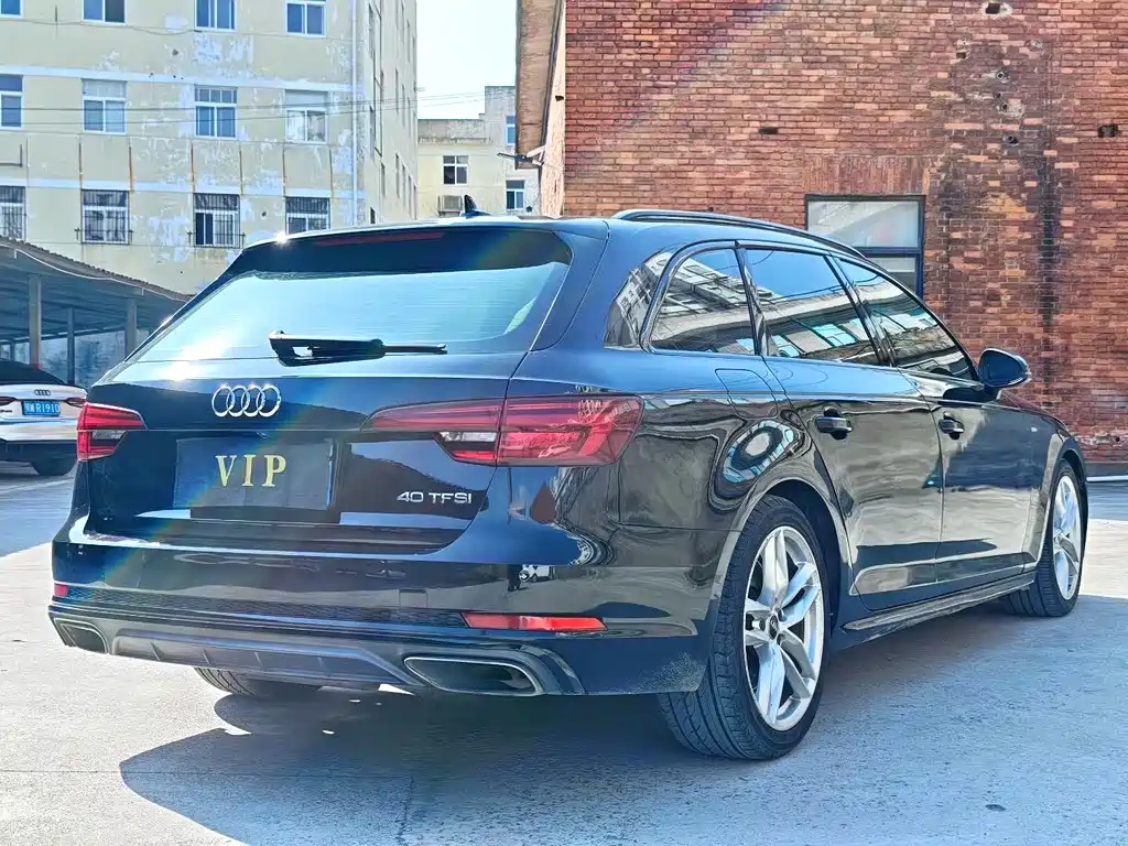 Audi A4 2019 — фото 9