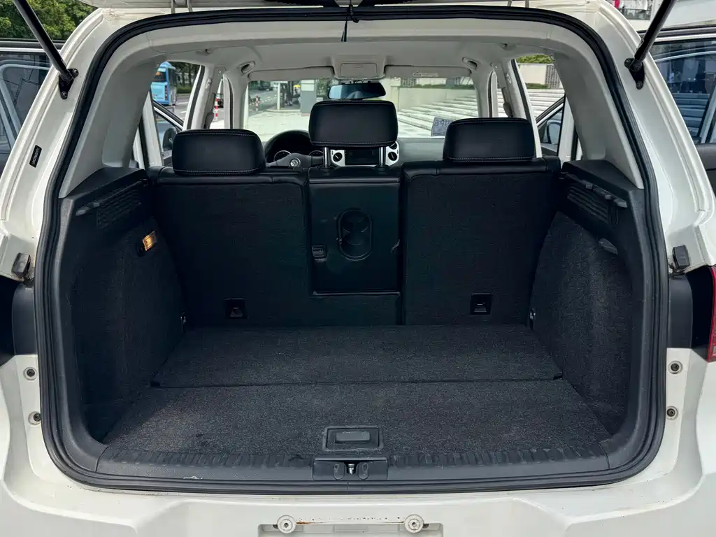 Volkswagen Tiguan 2018 — фото 13