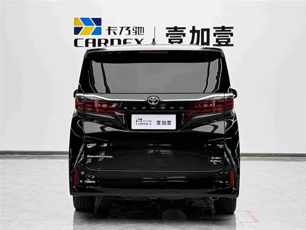 Toyota Alphard 2023 — фото 4